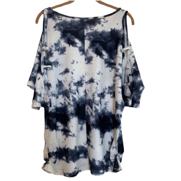 LEIYEE Top Tie Dye Cold Shoulder Cut Out Three Quarter Dolman Sleeve LIKE NEW - Picture 6 of 13